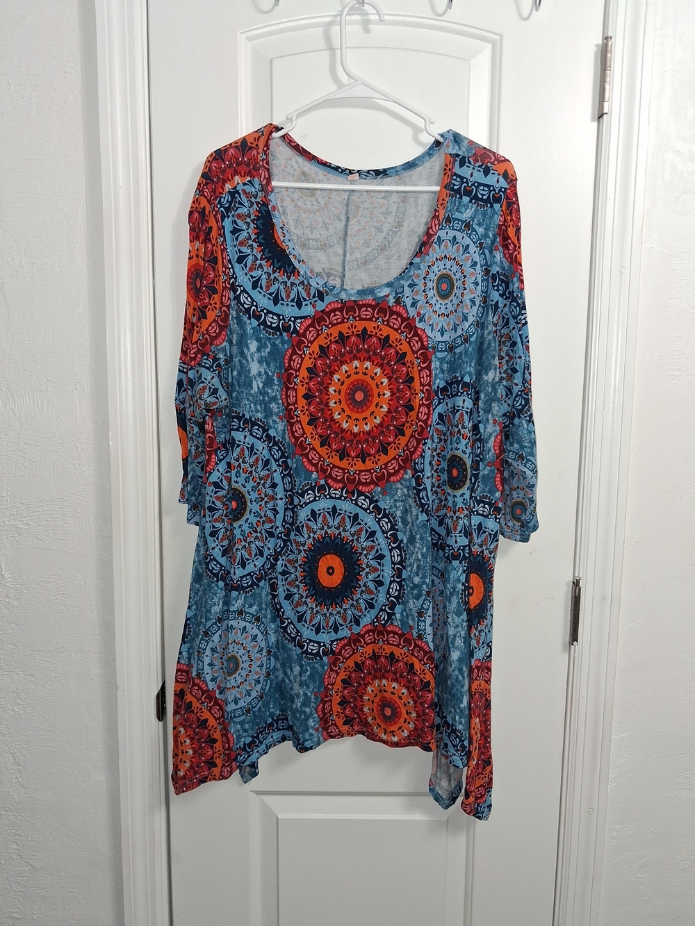 Women's Blue Medallion Printed Scoop Neck Tunic